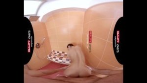 RealityLovers – Shower Allurement with Anna