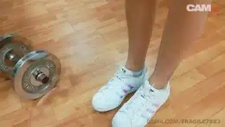 CAM4 Fragile7883 Pierced Italian Babe Masturbates and Squirts at the Gym