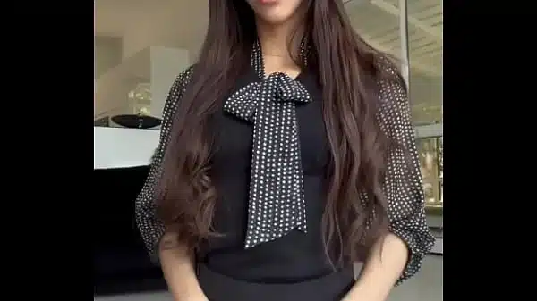 Do you like NERDY girls?? LiaLyenn