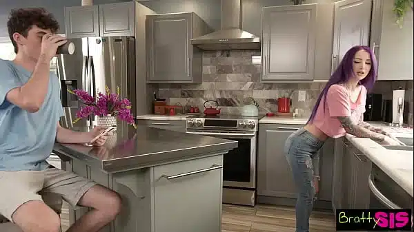 Valerica Steele teaches her clueless Step brother How to Make her Squirt