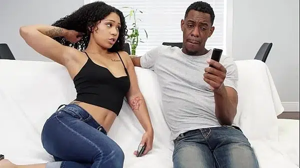Black babe begs her step father to let her take pics of his cock on her face so that her ex boyfriend will be pissed – black porn