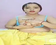 Desi bhabhi masturbating