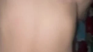 Me encanta rosar me vagina con una verga grande