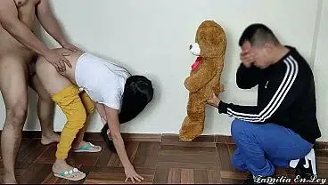 Mi novio llego del Extranjero y me Encontró con el Vecino