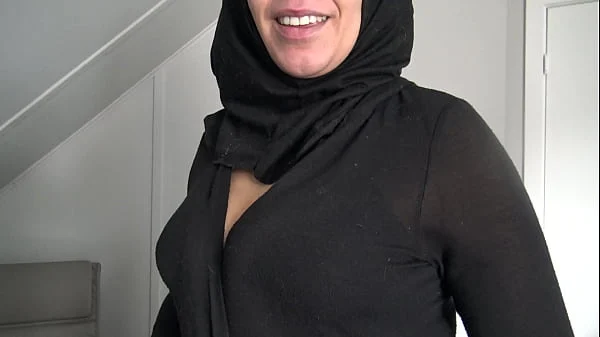 Sexy Virgin muslim girl takes of all her clothes and is not afraid to show her hairy vagina