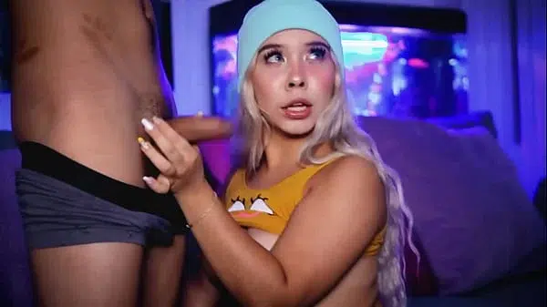 College girl with a cute face sucks her boyfriend’s cock in a webcam show