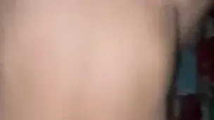 Me encanta rosar me vagina con una verga grande