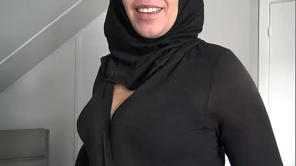 Sexy Virgin muslim girl takes of all her clothes and is not afraid to show her hairy vagina