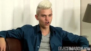 Young blonde homo Titus Snow wanks it like a pro