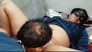 Indian bhabhi tight pussy sucking and fucking video with clear Hindi voice