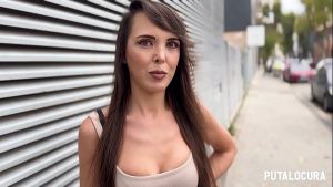 PutaLocura – Española con cuerpazo Chloee es pillada por Torbe y traga semen