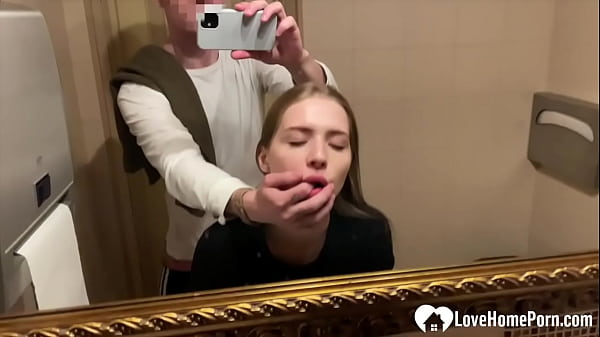 Blonde babe loves to do it in public