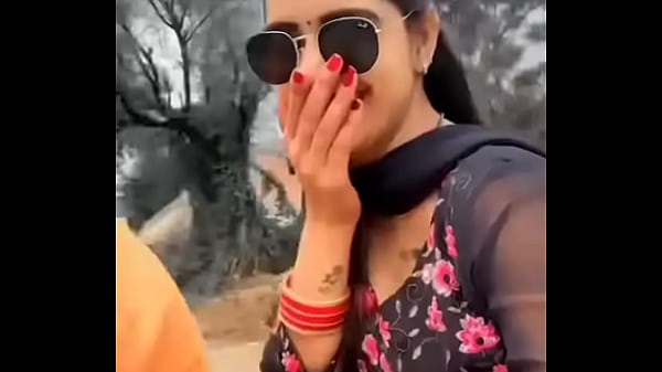 Deshi bhabhi hot and sexi boobs