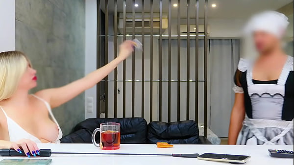 Mistress’s Slave Shenanigans: Boot Trampling, Face-Sitting Teases, and Brutal Handjobs Unleashed