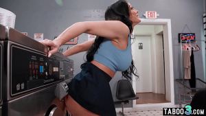 Big boobed cougar nympho fucking a big dick on the washing machine