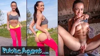 Public Agent – Hot fitness babe in tight yoga pants shows her big ass for cash and fucks a big dick