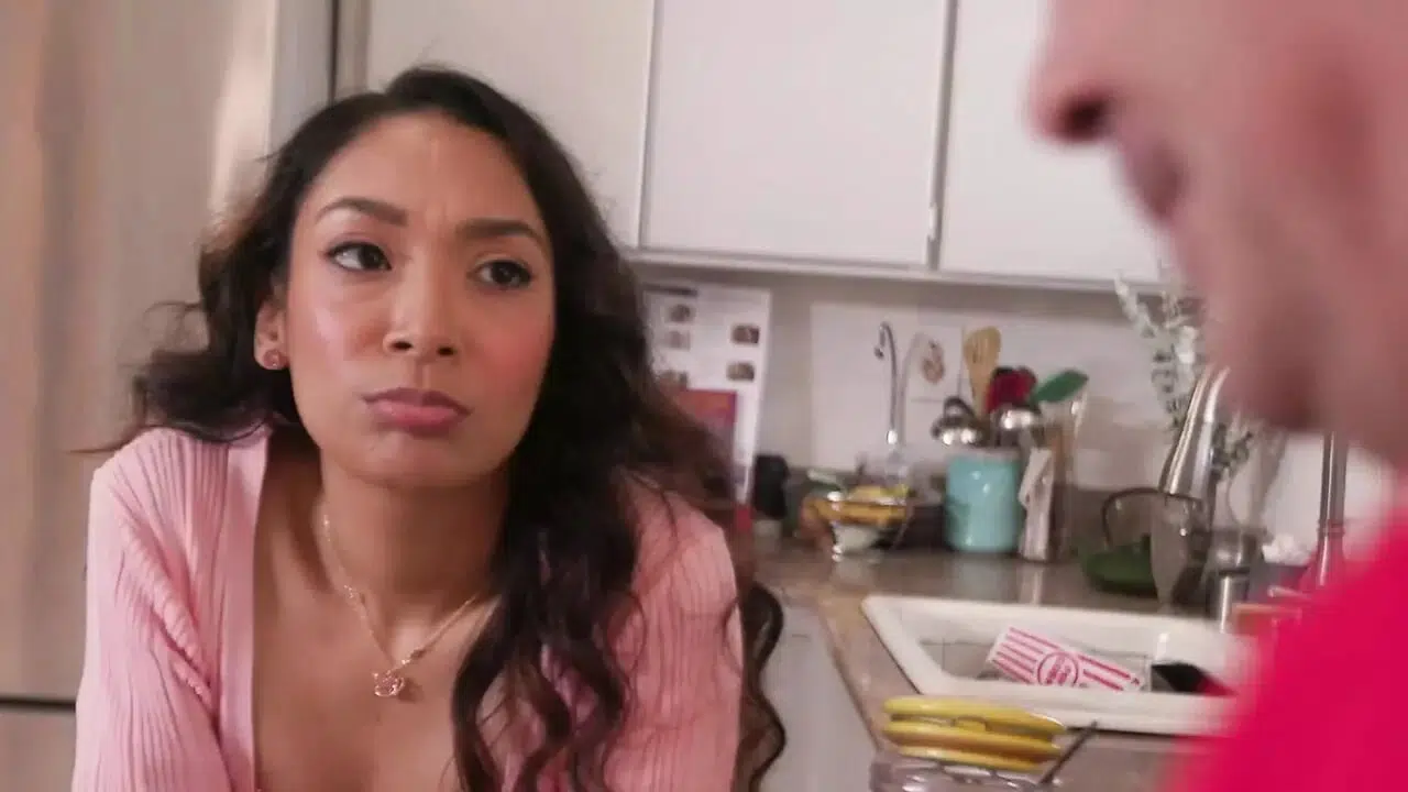 Stepdad Realizes That His Stepdaughter Is Using A Magical Butt Plug To Mesmerize Him – FamilyStrokes