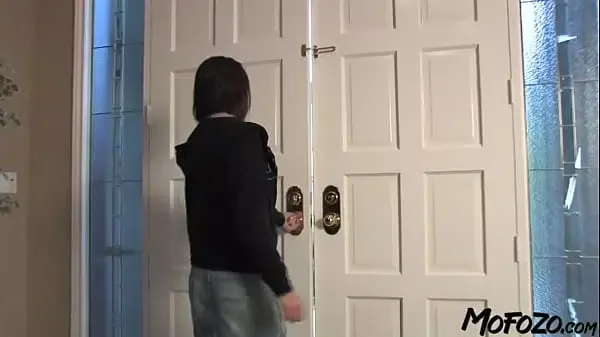 MOFOZO.com – Brunette College Student Is Fucking With Her Internet Date
