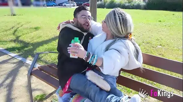 Vanessa Colombiana is the nana we all want. She takes care of you by sucking!