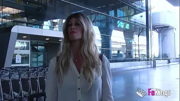 From the airport to her porn debut!! Spanish mommy Jenna Arson lets loose for us :-D