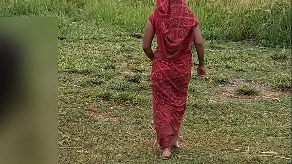 Hottest Indian couple at outdoor-sex at open public place – video in Hindi