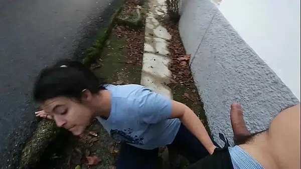 MAMADA PUBLICA POV Y CORRIDA EN BOCA EN CAMARA LENTA