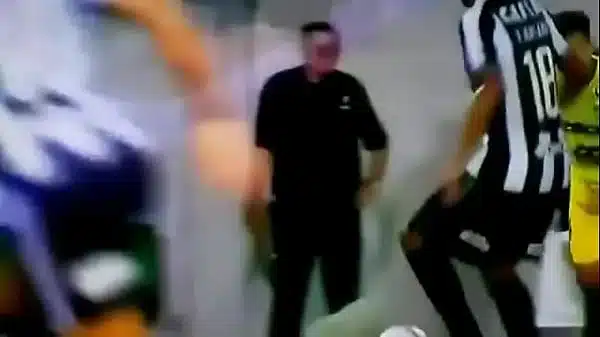 Alvinegro fodendo argentino gostoso