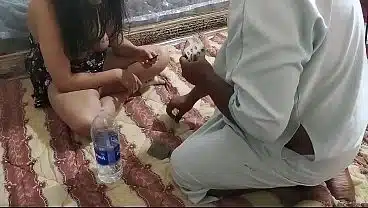 سكس سعودي شرموطه تلعب مع صديق زوجها أوراق ويفوز عليها وينيكها