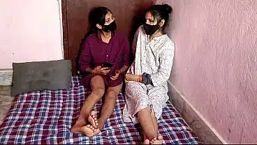 For Money Saheli Ko Apne Boyfriend Se Chudayi karayi- Desi Indian Threesome Porn