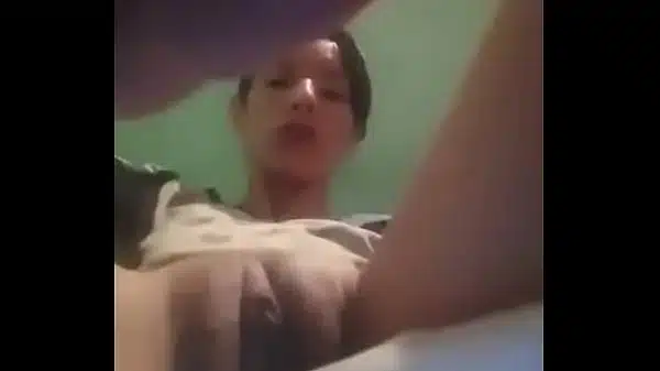 Madurita argentina caliente se masturba