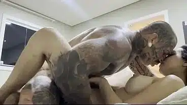 Magrinha peituda gostosa vídeo amador com dotado