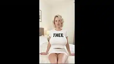 MARIE, jeune française Blonde à grosse poitrine, naïve amateur, Premier casting érotique, timide, elle signe pour son premier porn, à voir au prochain épisode [IA]