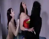 Milfs Threeway