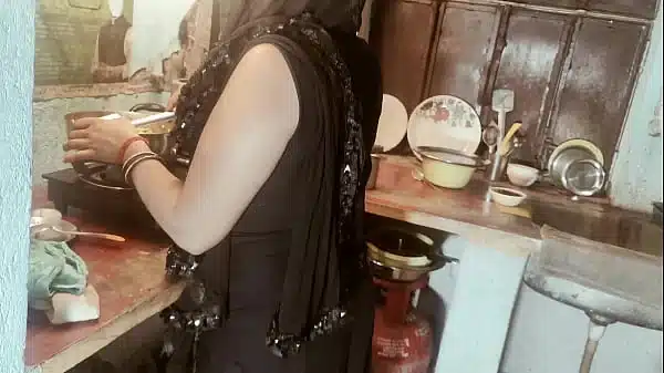 Painful Ass fucking of Muslim Bhabhi while cooking real hindi audio