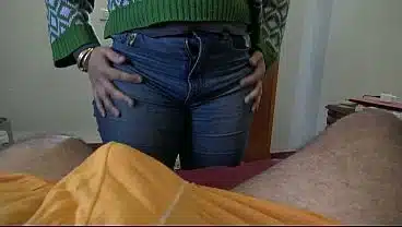 PERVERTED FAMILY: amateur stepmom shows her hairy pussy to 18 year old stepson before school