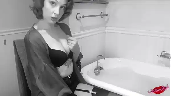 RedHead Seductress Throwback