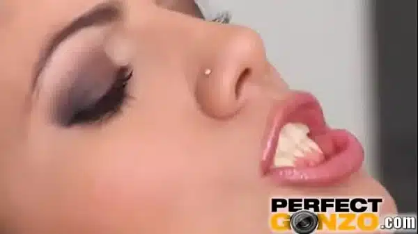 xvideos.com 87515199cb05d3827238bffd541d711a-1 (3)