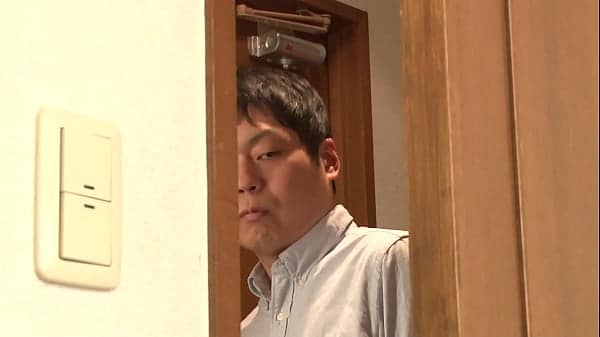 https://bit.ly/3FHkeqh 欲求不満な女が覗き男の勃起チ○ポをハメまくる!!膣奥まで刺激するピストンに、何度も本気絶頂を繰り返す!「攻めてるのに先にイッちゃいそう…」「腰が勝手に動いちゃうっ!」「勃起チ○ポ、硬くてすっごい気持ちいい」【パート2】